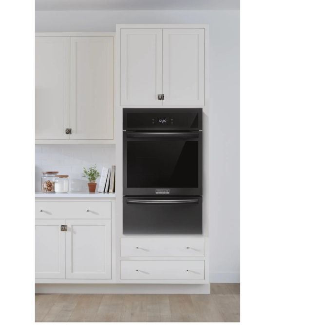 Frigidaire Gallery 24" Single Gas Wall Oven GCWG2438AB