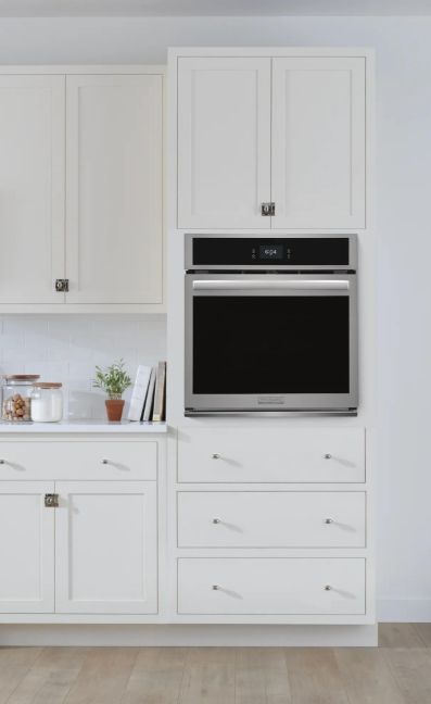 Frigidaire Gallery 27 Frigidaire Gallery 27" Single electric Wall Oven with Total Convection GCWS2767AF