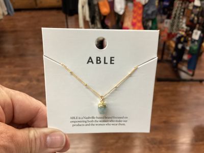 Able Aquamarine pendant necklace