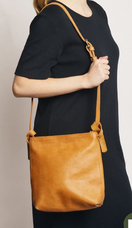 Able Cait crossbody
