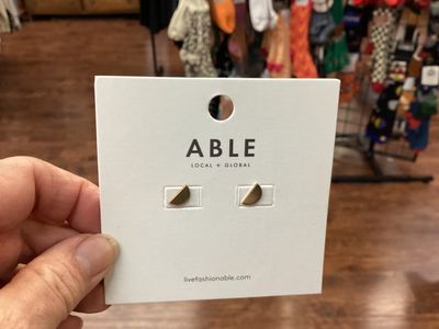 Able Luna studs gold