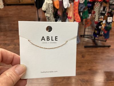 Able Twist Chain necklace
