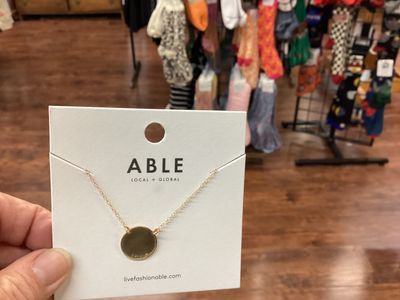 Able Circle tag necklace