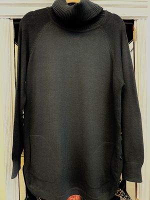 Tempo side vent sweater - black