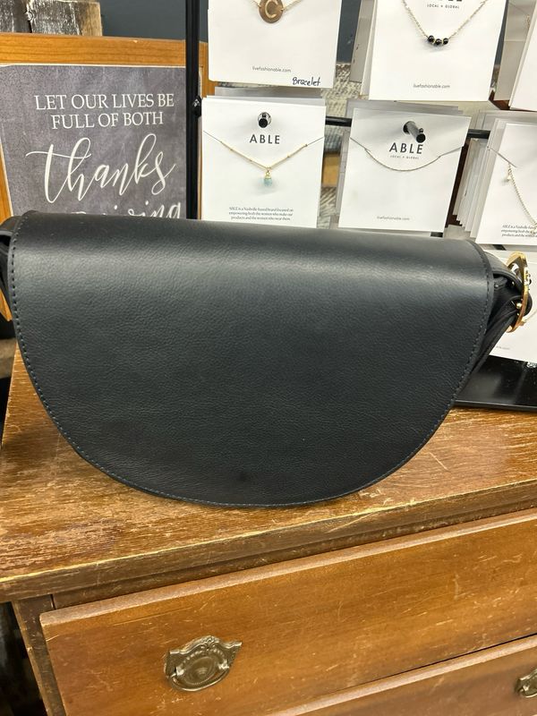 Able bryce shoulder bag