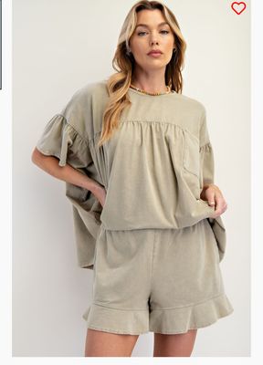 Easel Mineral Wash Ruffle Shorts