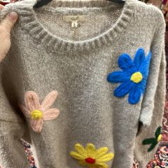 Easel Daisy Pattern knitted sweater, Size: Small
