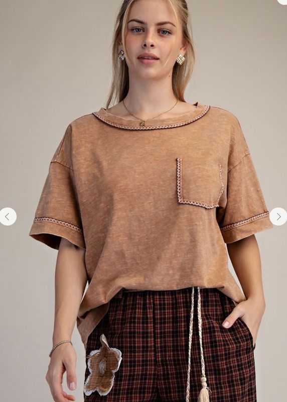 Easel Mineral Wash pocket tee