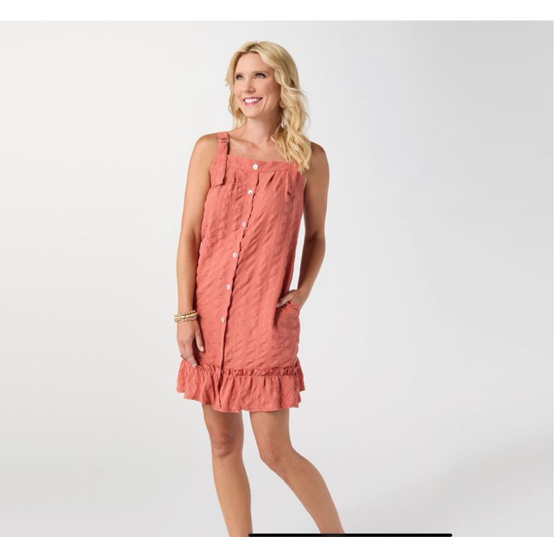 Coco + Carmen Seersucker Dress