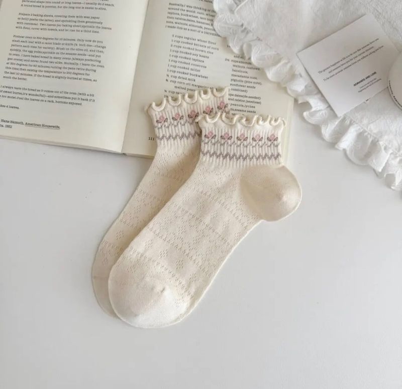 Funkyrel Ruffle Sweet Frill Cuff Crew Socks Khaki