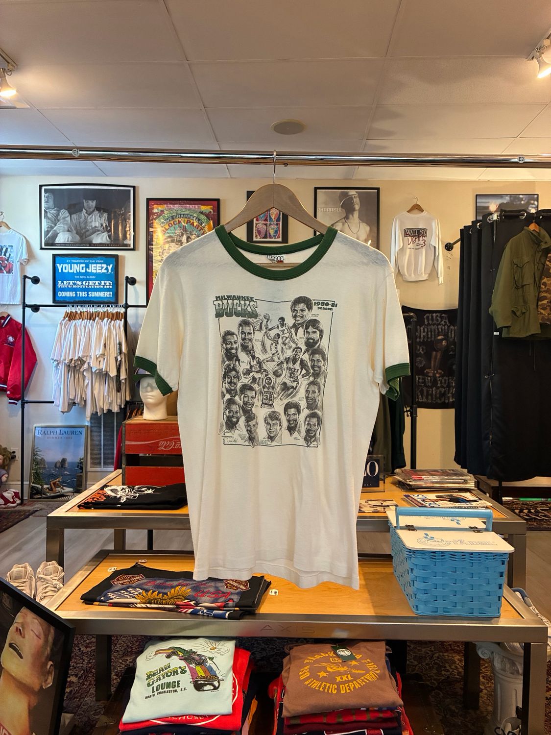 1908-81 Milwaukee Bucks Tee sz. M