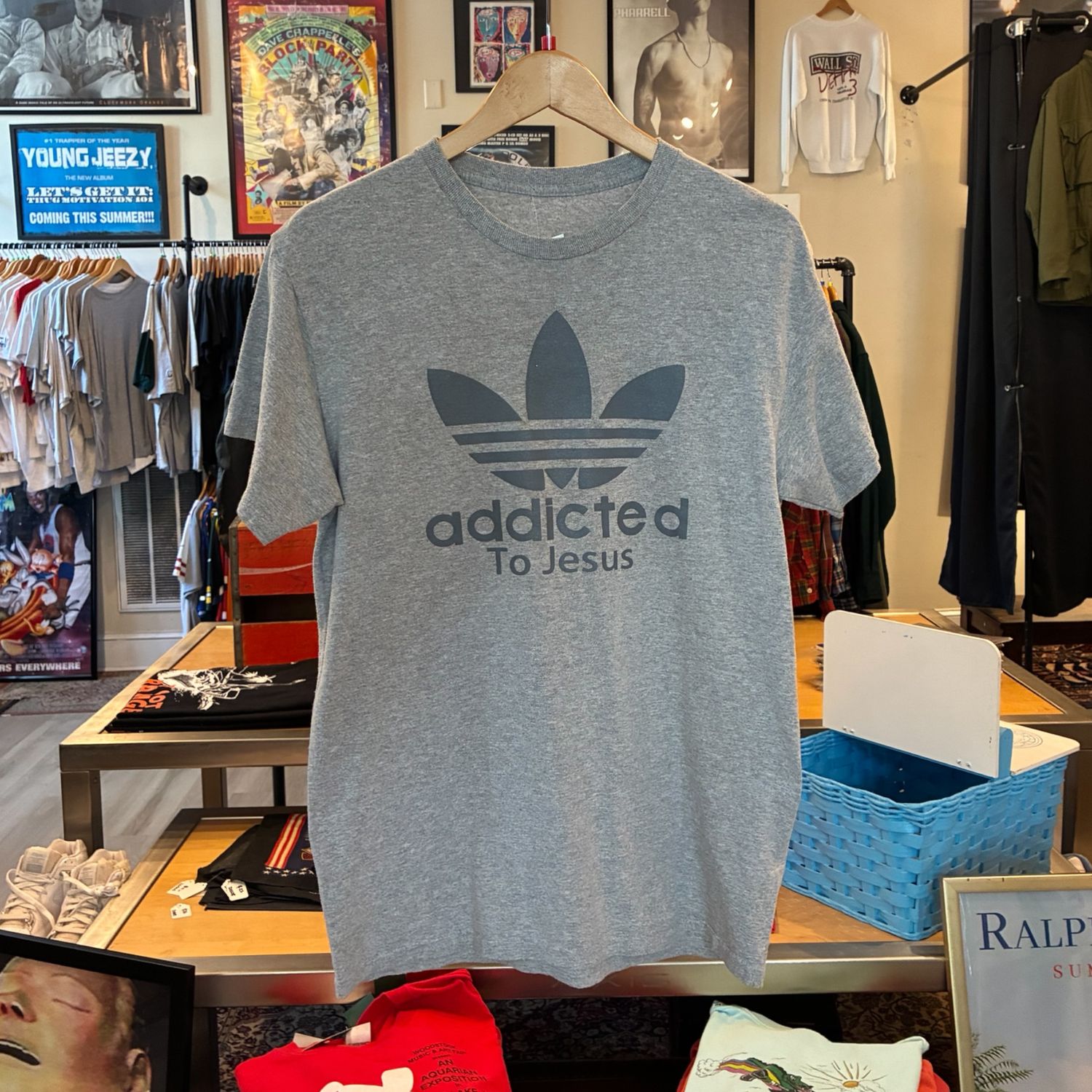 Addicted To Jesus Tee sz. M
