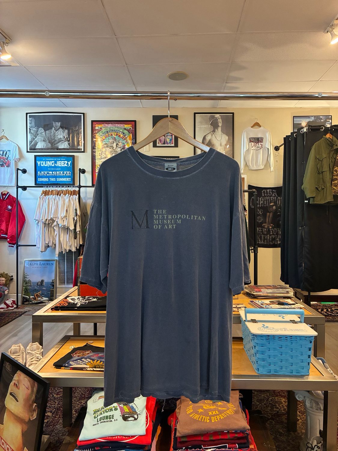 MoMa Blue Tee sz. XL
