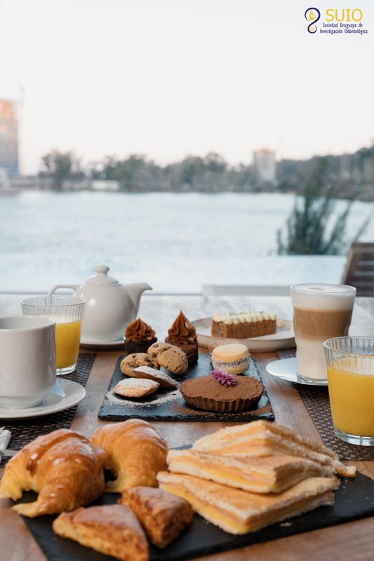 Té frente al lago para 2
