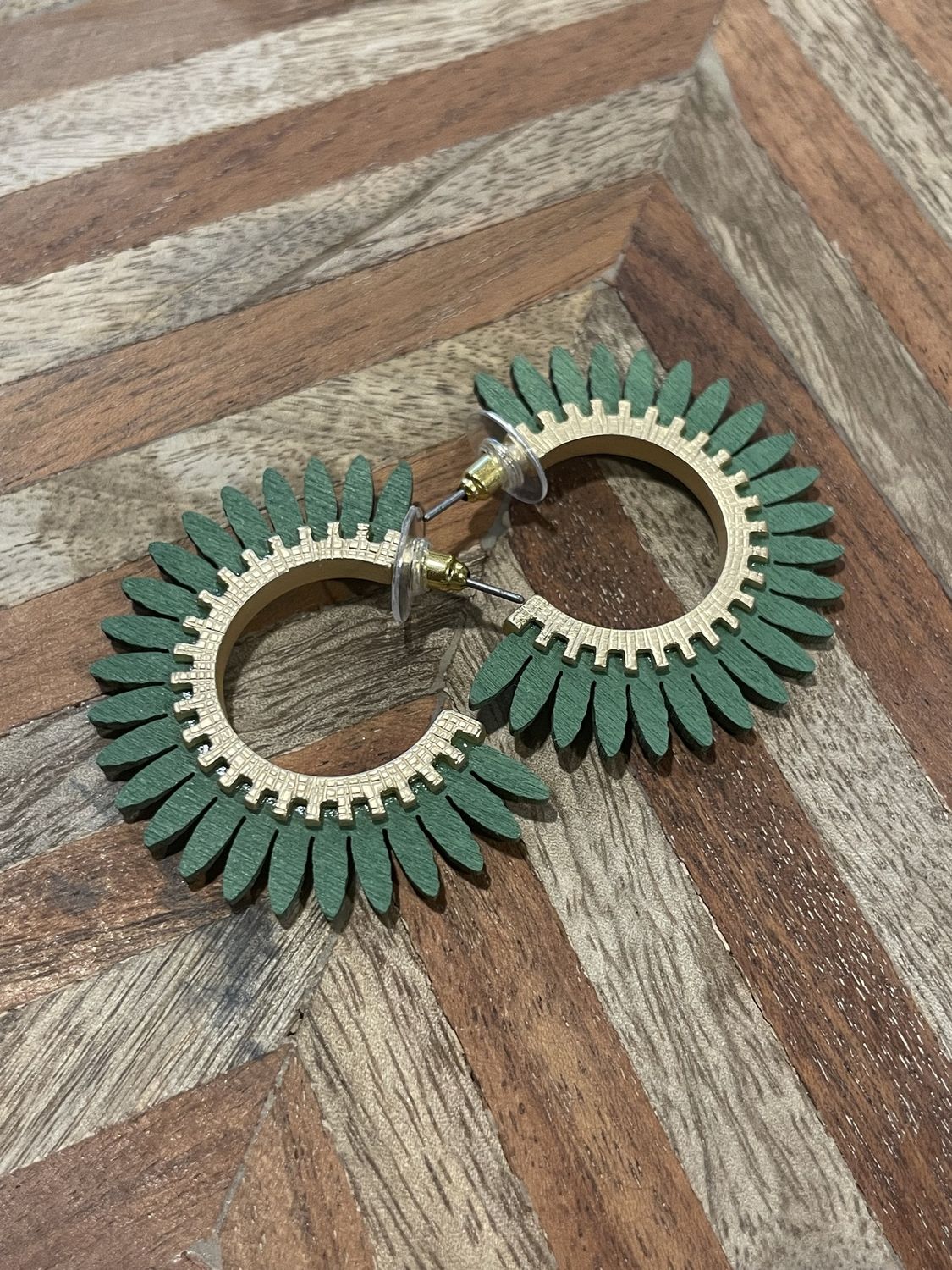 Flower Shape Wood &amp; Metal Hoops