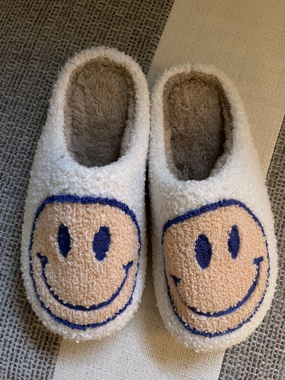 Peach / Navy Blue Outline Smiley Face Slippers