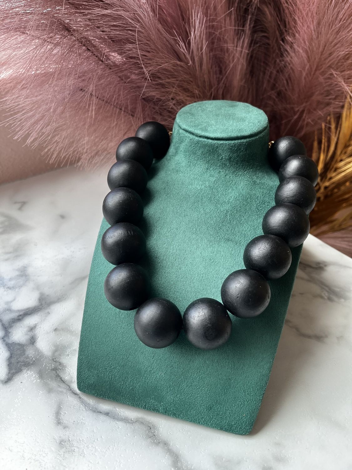 Chunky Bead Necklace , Color: Black