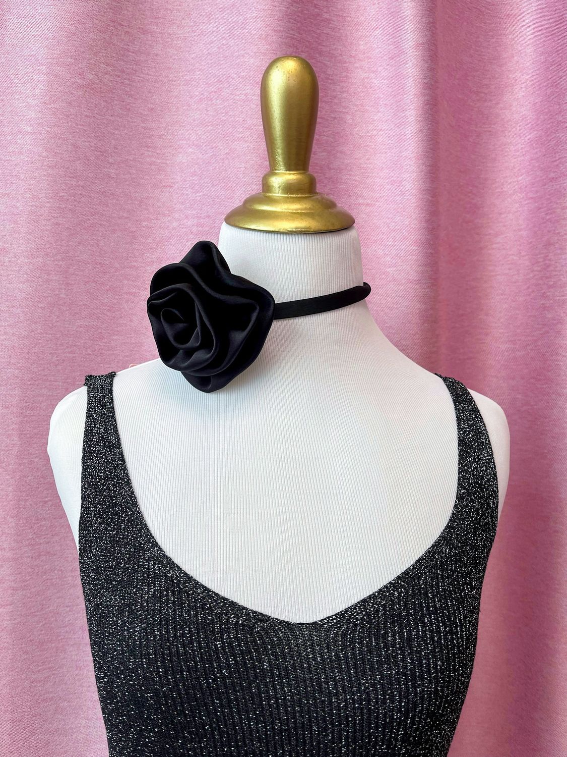 Flower choker