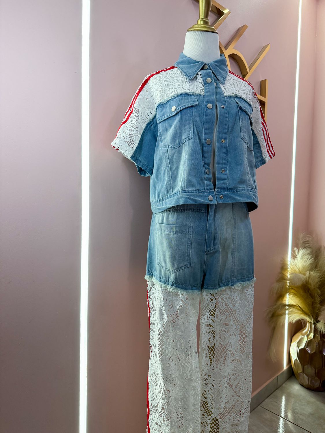 The Scarlet Lace Set