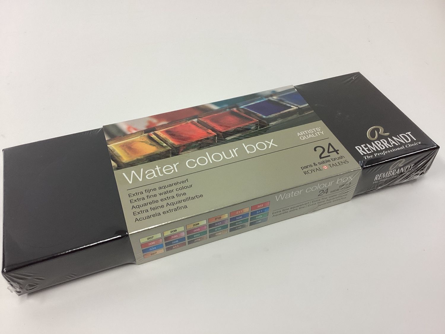 Rembrandt artists watercolour pan set plus sable brush
