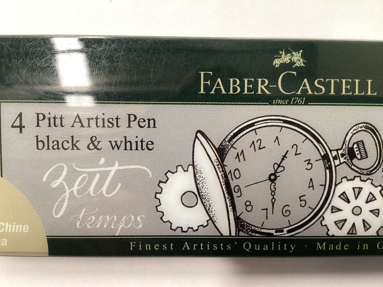FC 4 PITT ARTIST BLACK &amp; WHITE INK PENS