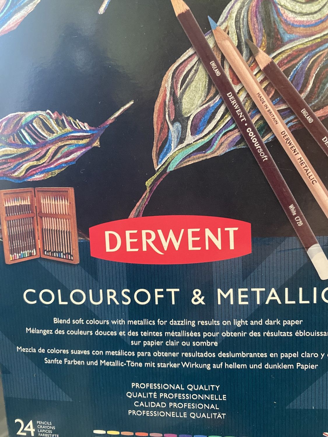 Derwent COLOURSOFT &amp; METALLIC WOOD BOX SET 24
