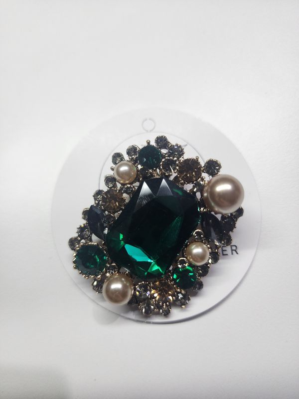 Brooch - Emerald and Pearl