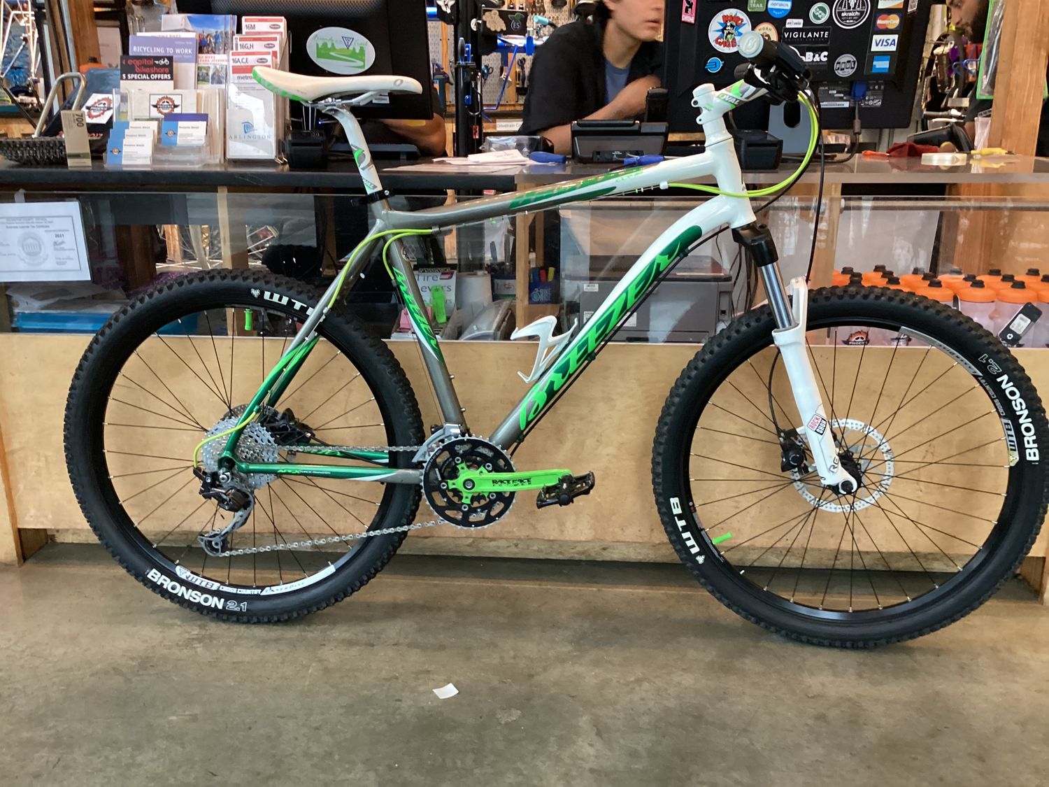 Breezer Thunder Comp