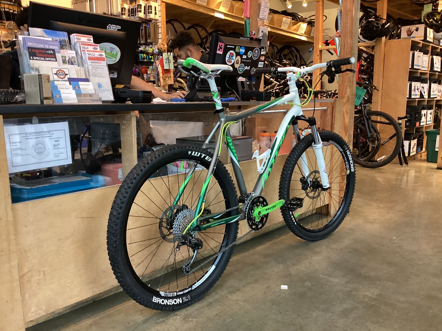 Breezer Thunder Comp