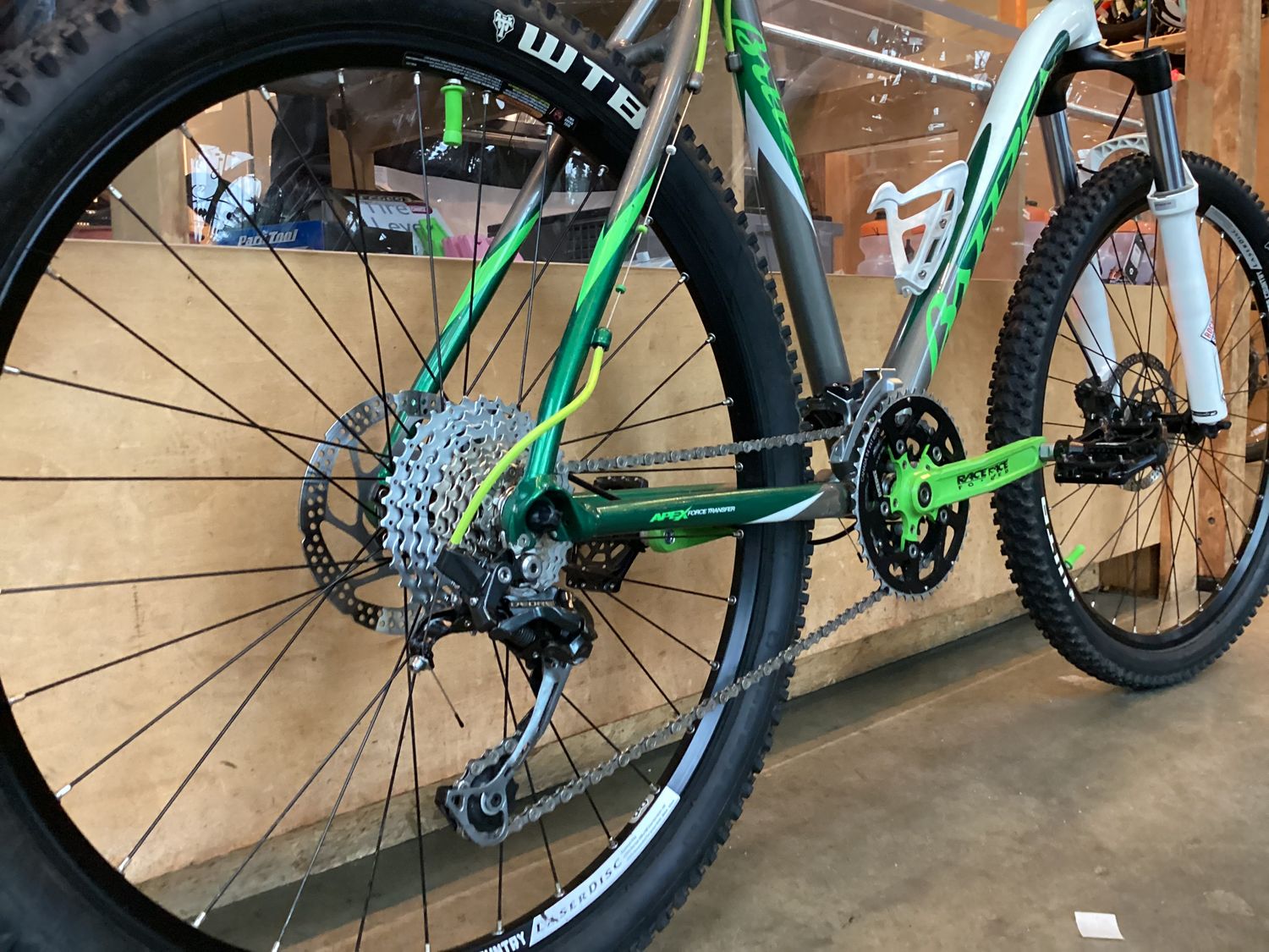 Breezer Thunder Comp