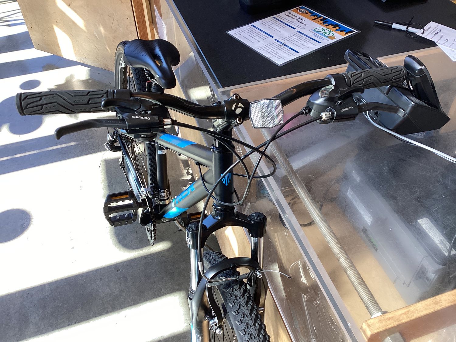 Trek 820