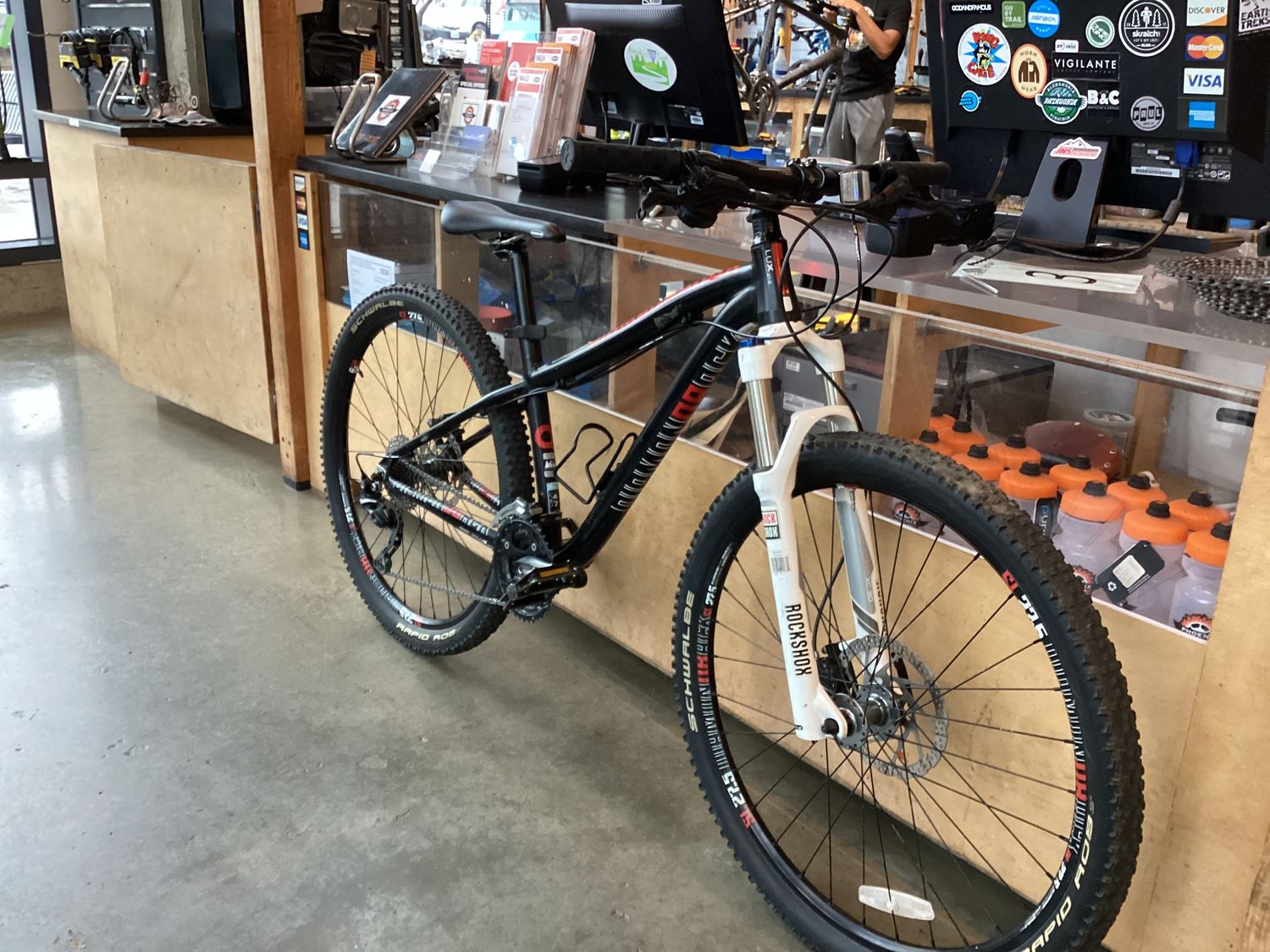 Diamondback Lux 27.5