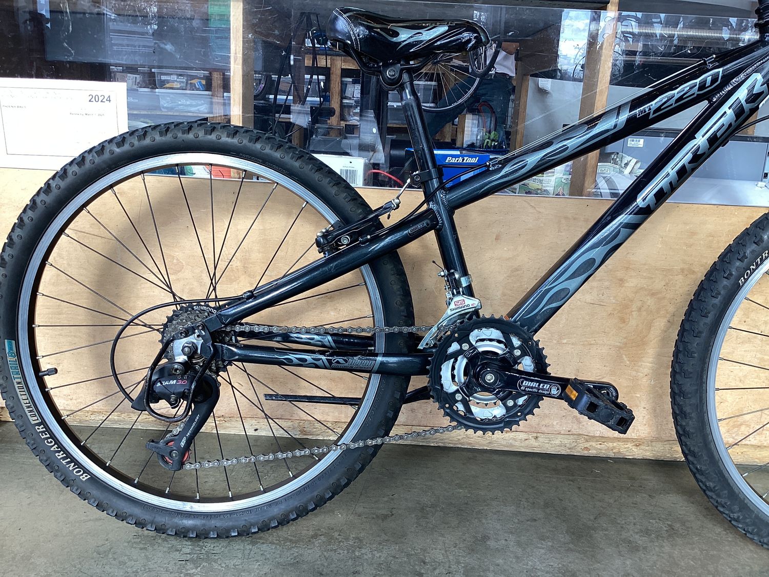 Trek MT220