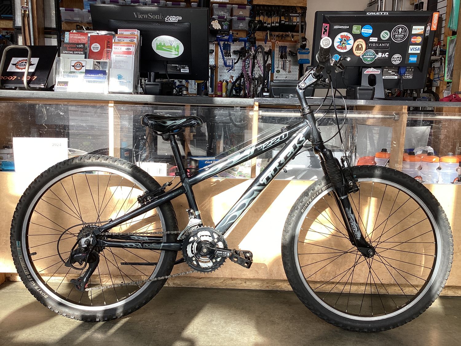 Trek MT220
