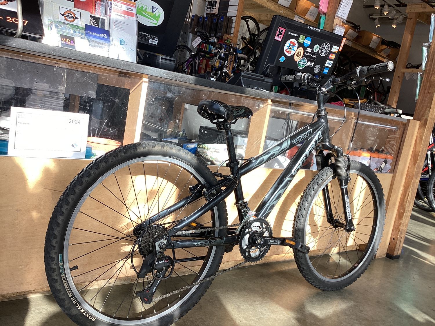 Trek MT220
