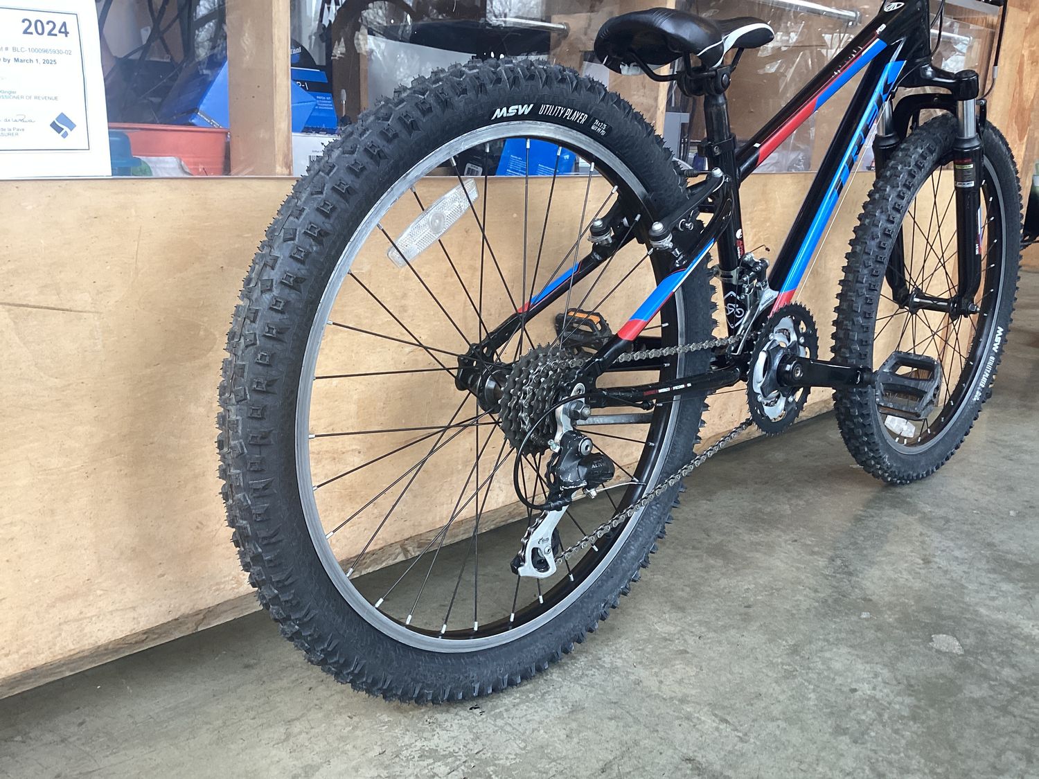 Trek MT220