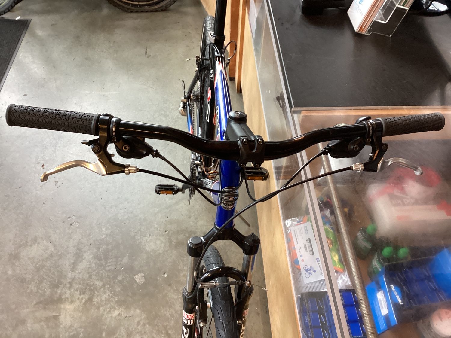 Trek 4900