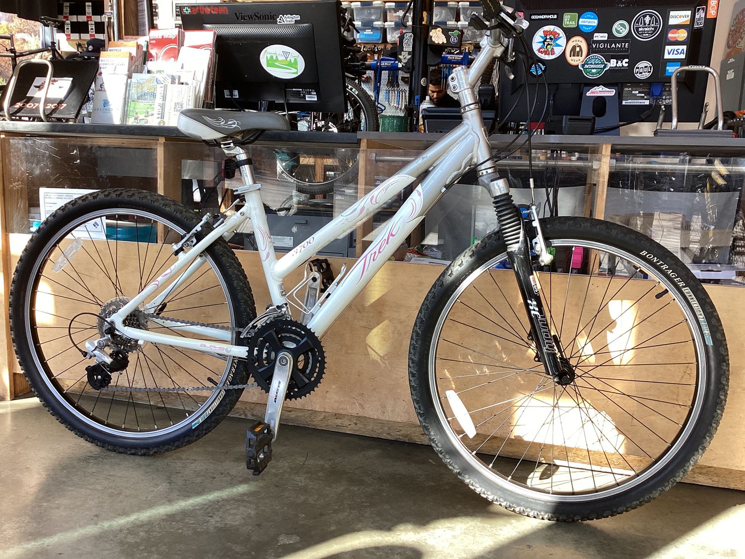 Trek 3700