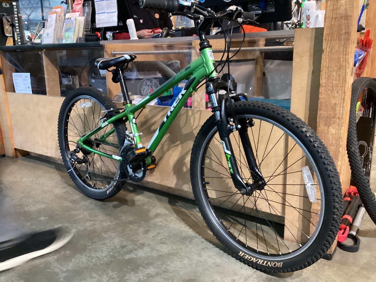 Trek MT220