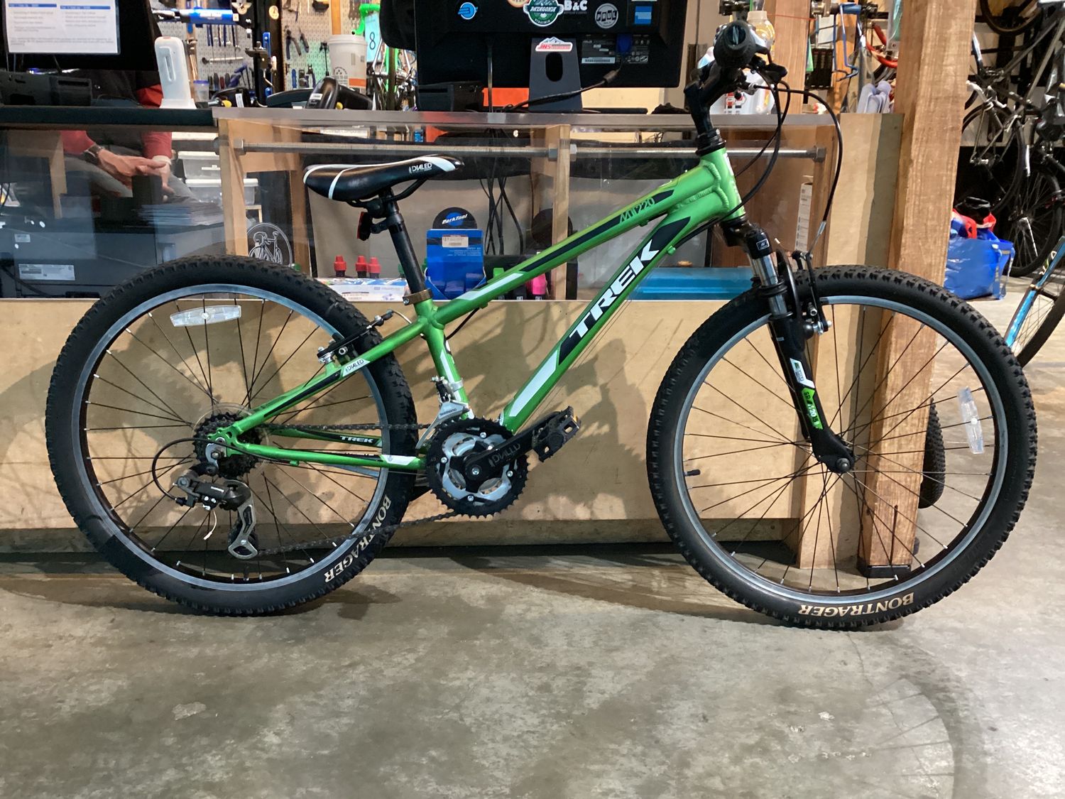 Trek MT220