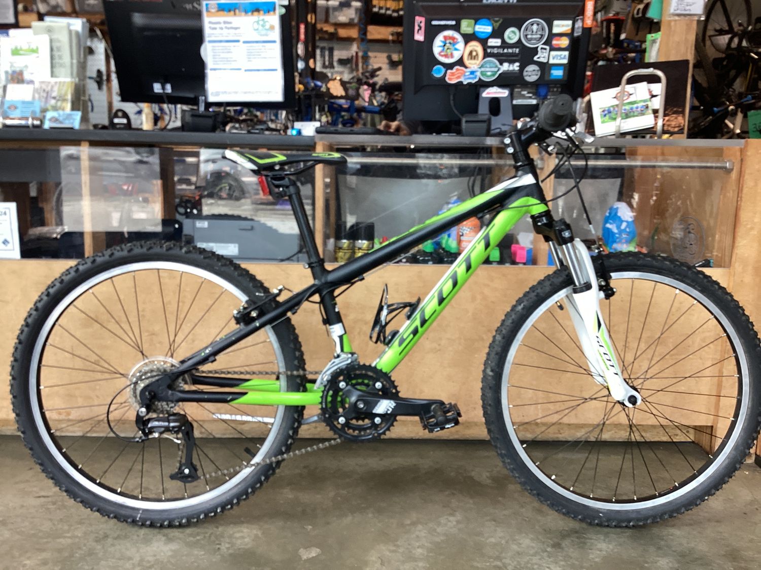 Scott Scale 24"