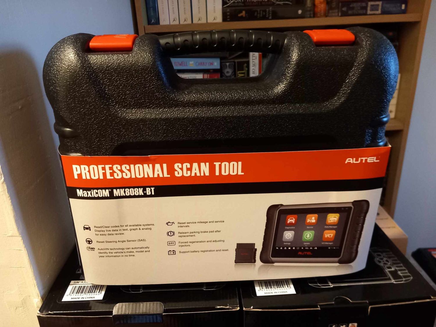 Autel MaxiCOM MK808K-BT diagnosis tablet