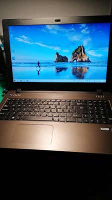 Akoya Slim version e6239 laptop