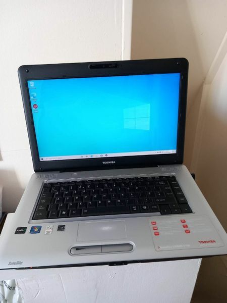 Toshiba L450 laptop - Silver