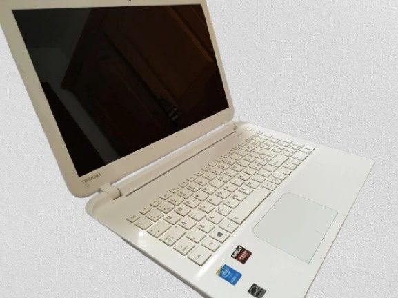 Toshiba Satellite L50 B Laptop