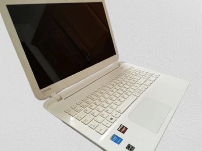Toshiba Satellite L50 B Laptop