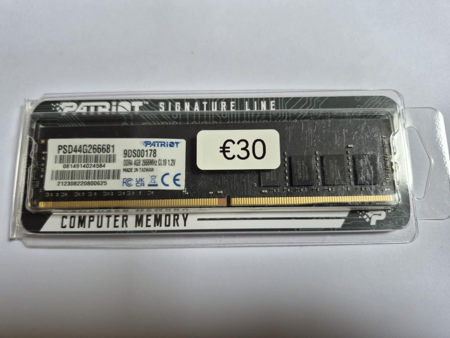 Patriot Signature Line 4GB No Heatsink (1x 16GB) DDR4 2666MHz SODIMM System Memory
