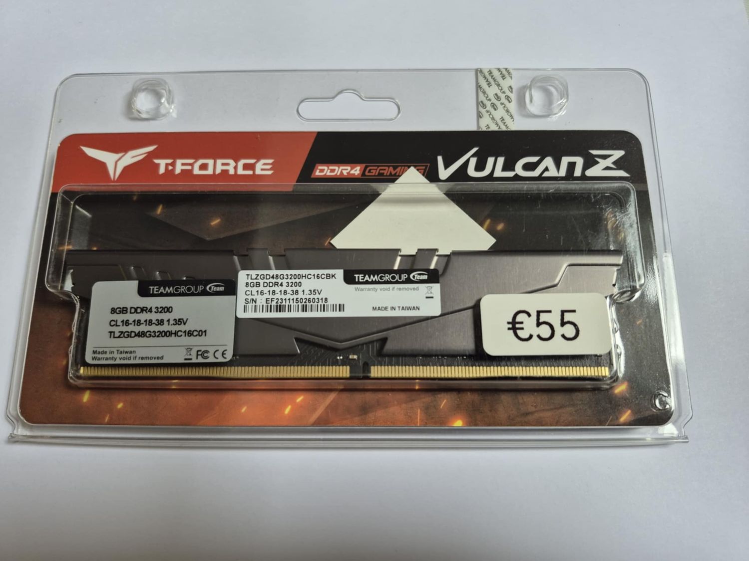 Team T-Force Vulcan Z 8GB Silver Heatsink (1 x 8GB) DDR4 3200MHz DIMM System Memory
