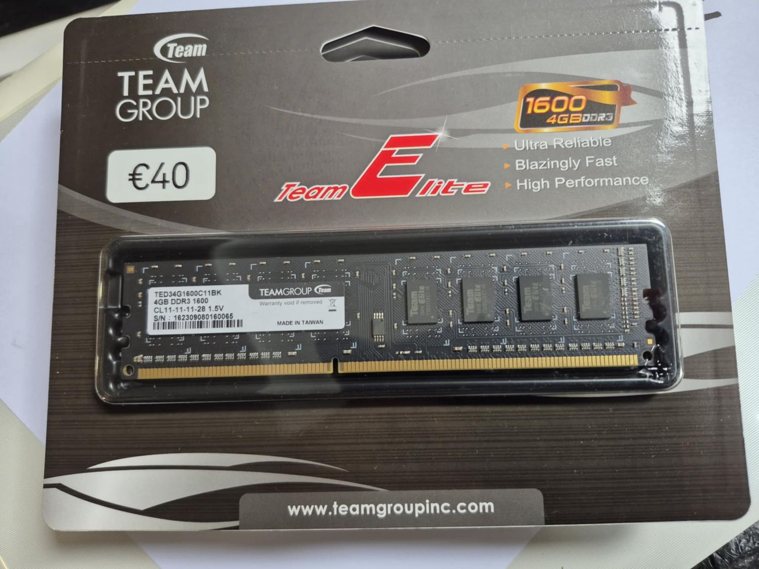 Team Elite 4GB No Heatsink (1 x 4GB) DDR3 1600MHz DIMM System Memory
