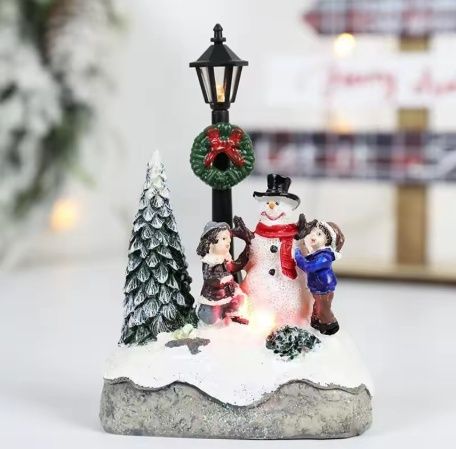 Outdoor Christmas Scene (Mini)